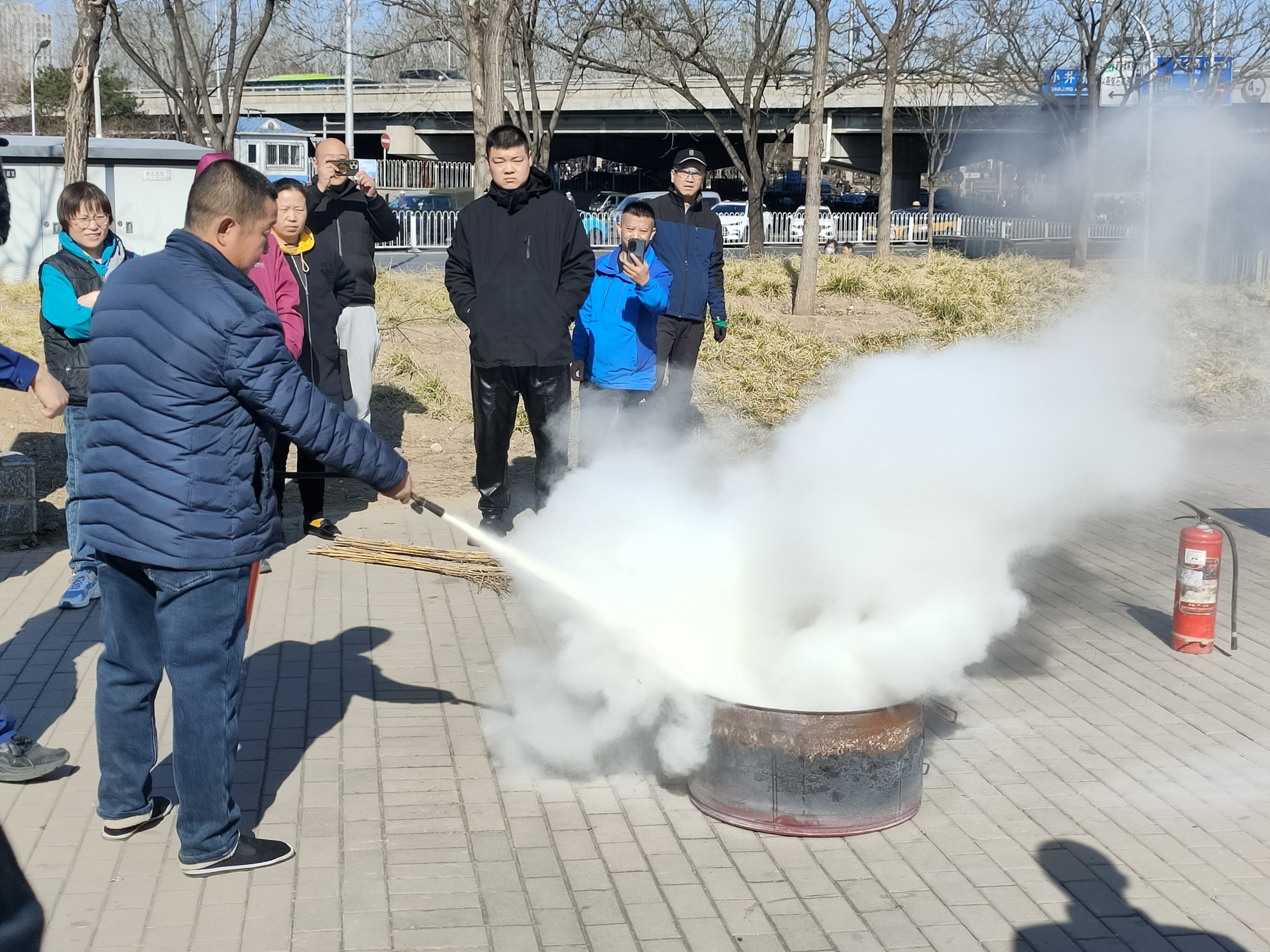赛欧公司所属瑞丰商贸分公司联合属地社区举办消防培训活动