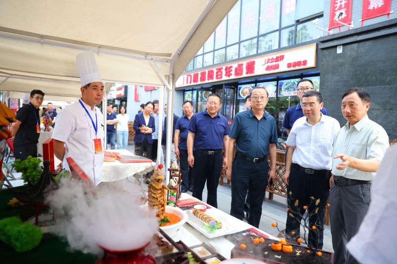 品美食促消费 打造商业文化新地标