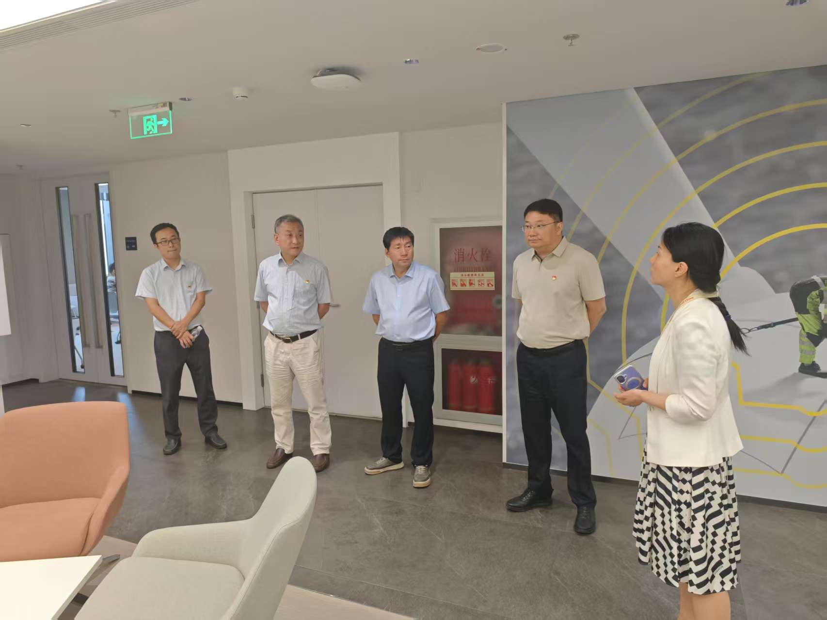 市社党委副书记、监事会主任、工会主席张庆伍带队 调研赛欧公司所属孵化中心