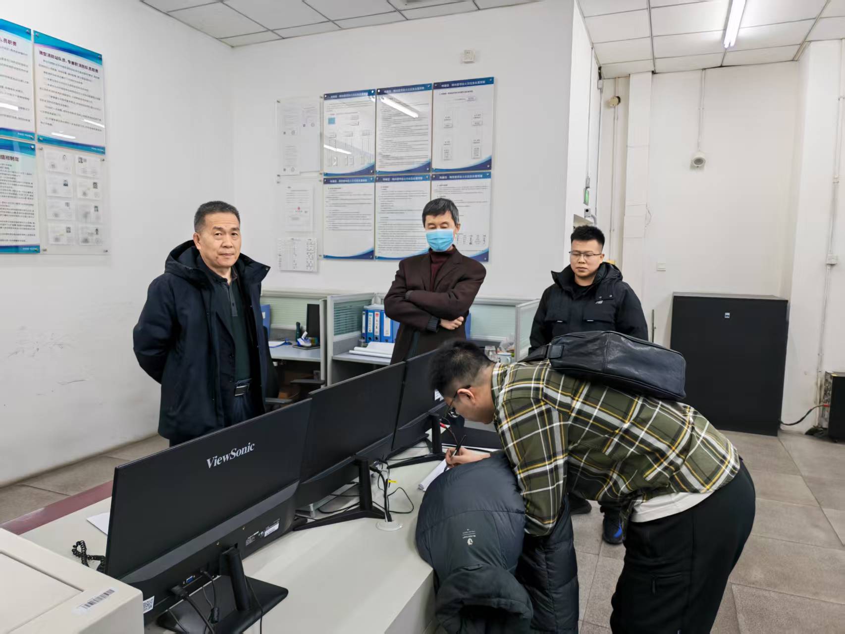 市社领导邵炬明带队到海龙集团 开展春节前安全检查