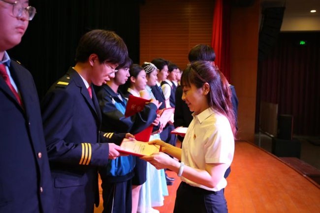 礼赞二十大 奋进新征程 ——第二十四届校园文化节圆满闭幕