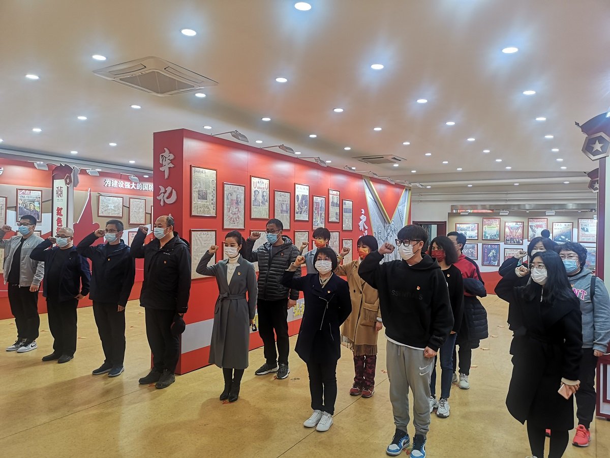 教学管理党支部举办主题党日活动—— 赴燕山党群服务中心参观学习