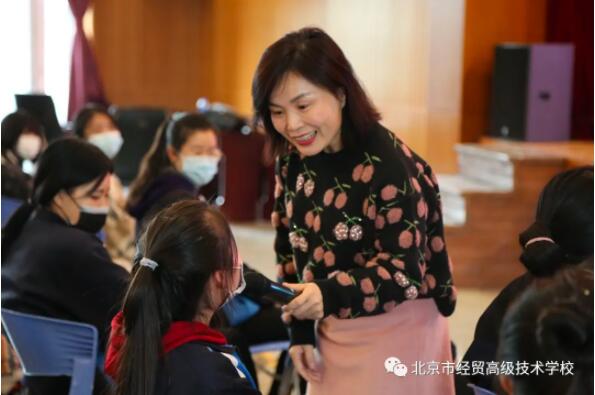 企业专家进校园 产教融合促发展