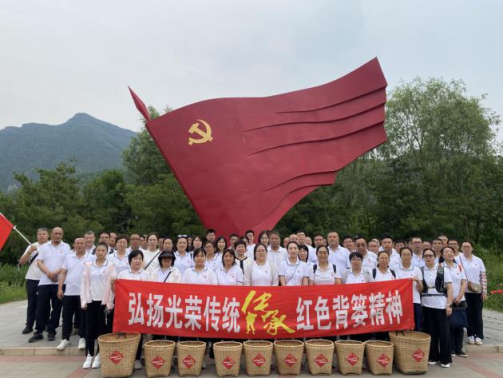 北再生集团开展“传承背篓精神、党建引领发展”红色背篓教育基地参观学习活动1