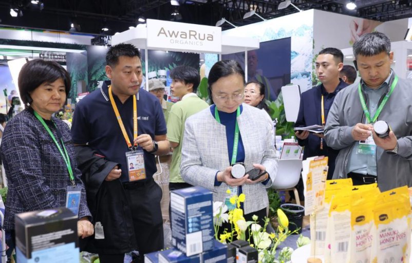 市社党委书记、理事长马建梅带队赴上海参加中国国际进口博览会 照片1